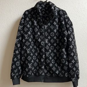 Sweater Jacket with Louis Vuitton logo.